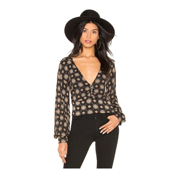 Free People Sydneys Party Top XS Medallion Printed Deep V Revolve Black Trendy - Picture 5 of 16
